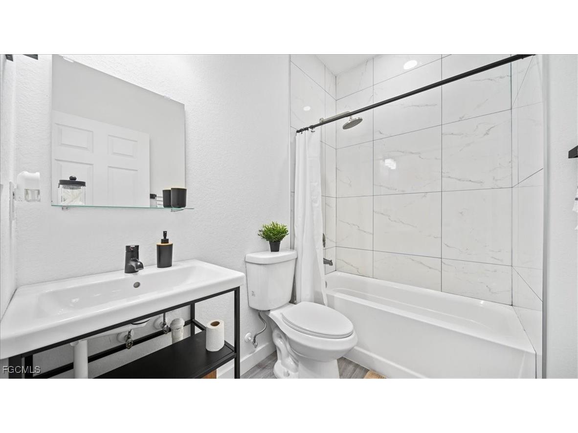 1222 Nelson Road N Cape Coral FL 33993 2025024171 image6