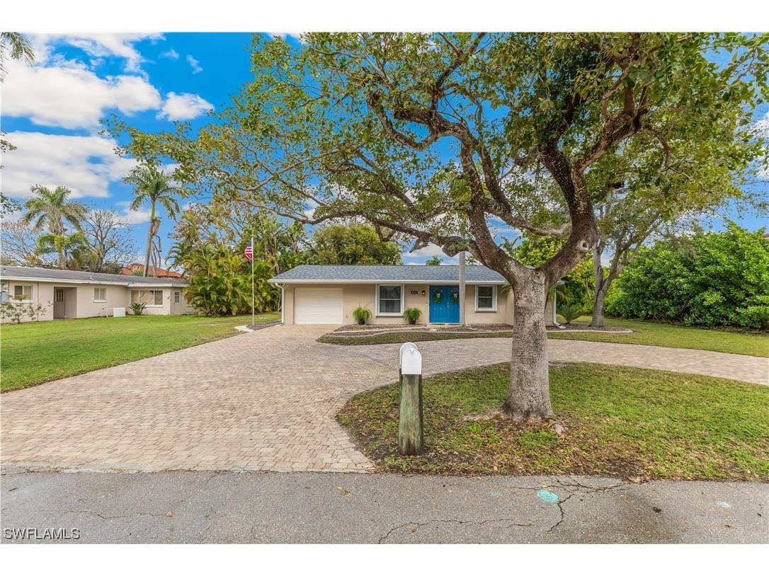 1223 Biltmore Drive Fort Myers FL 33901 224003484 image1