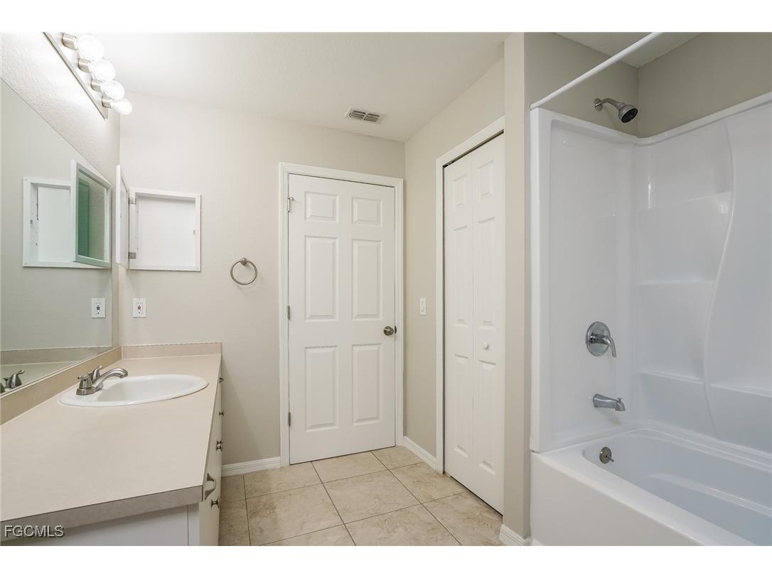 1223 NW 9th Avenue Cape Coral FL 33993 2025011188 image11