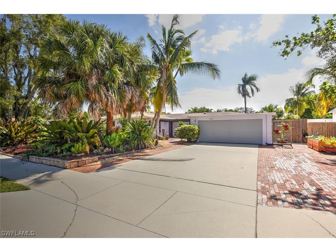 1224 Burtwood Drive Fort Myers FL 33901 223081893 image1