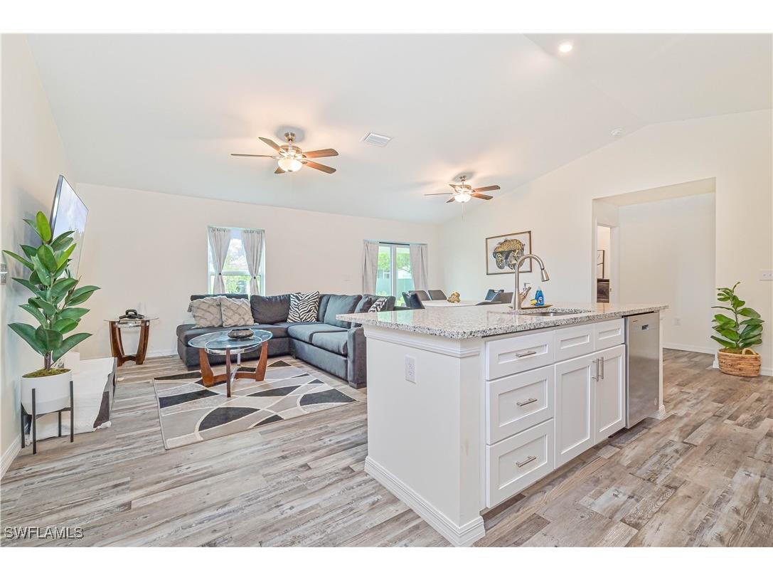 1224 NE 9th Place Cape Coral FL 33909 224103489 image1