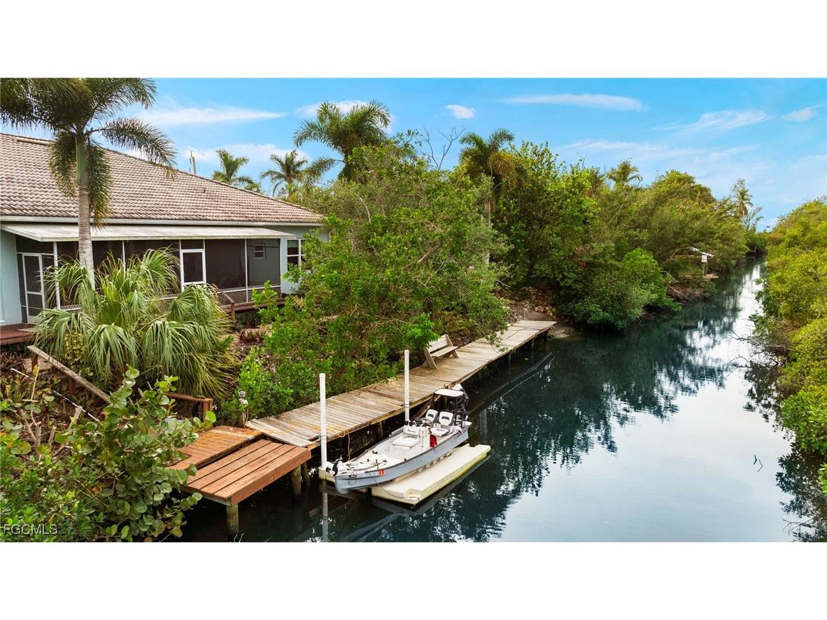 12241 Harry Street Bokeelia FL 33922 2025005570 image6