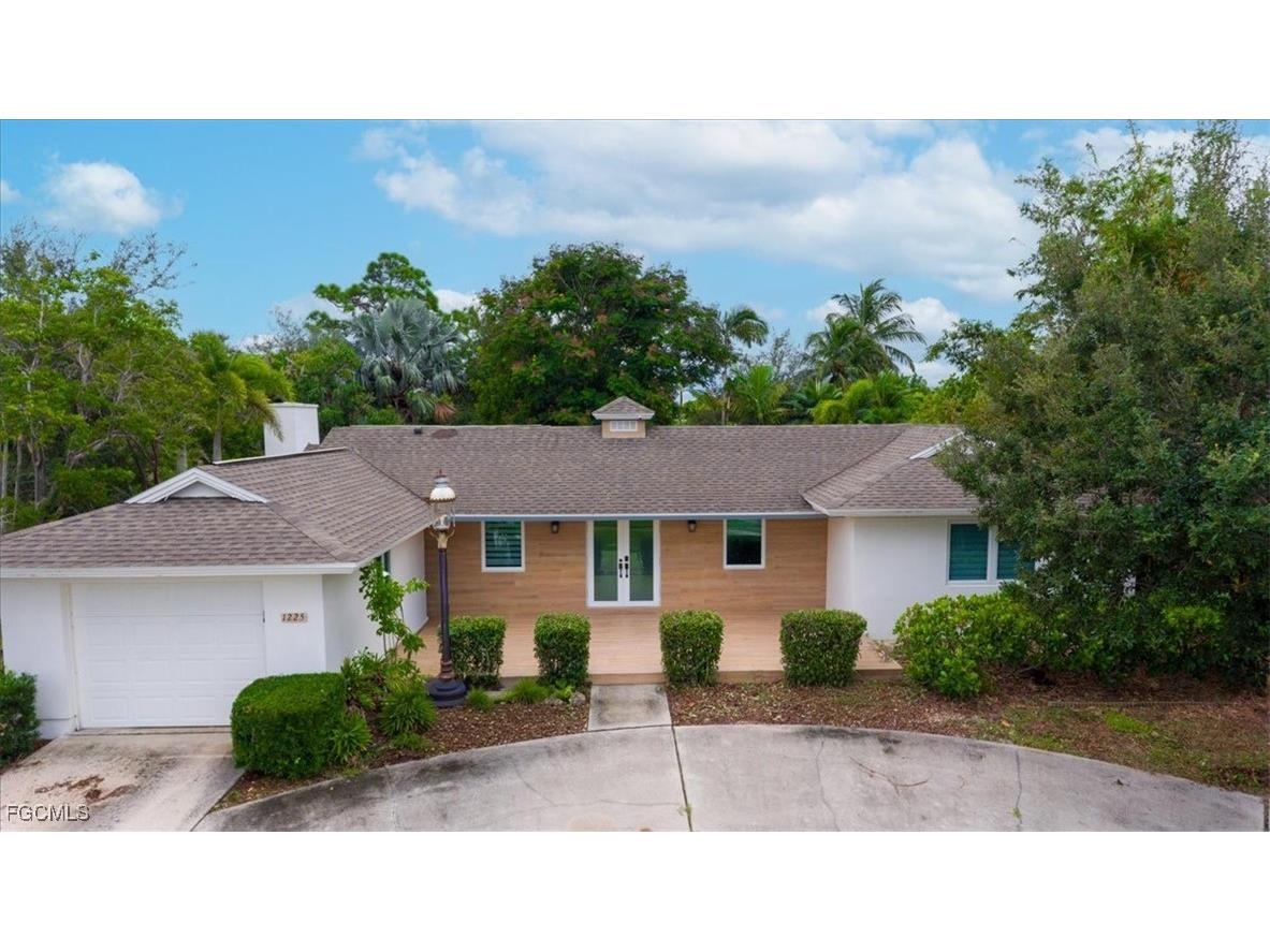 1225 Fruitland Avenue Marco Island FL 34145 2025014567 image1