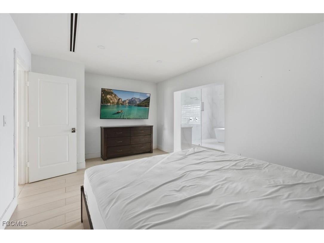 1225 Fruitland Avenue Marco Island FL 34145 2025014567 image25