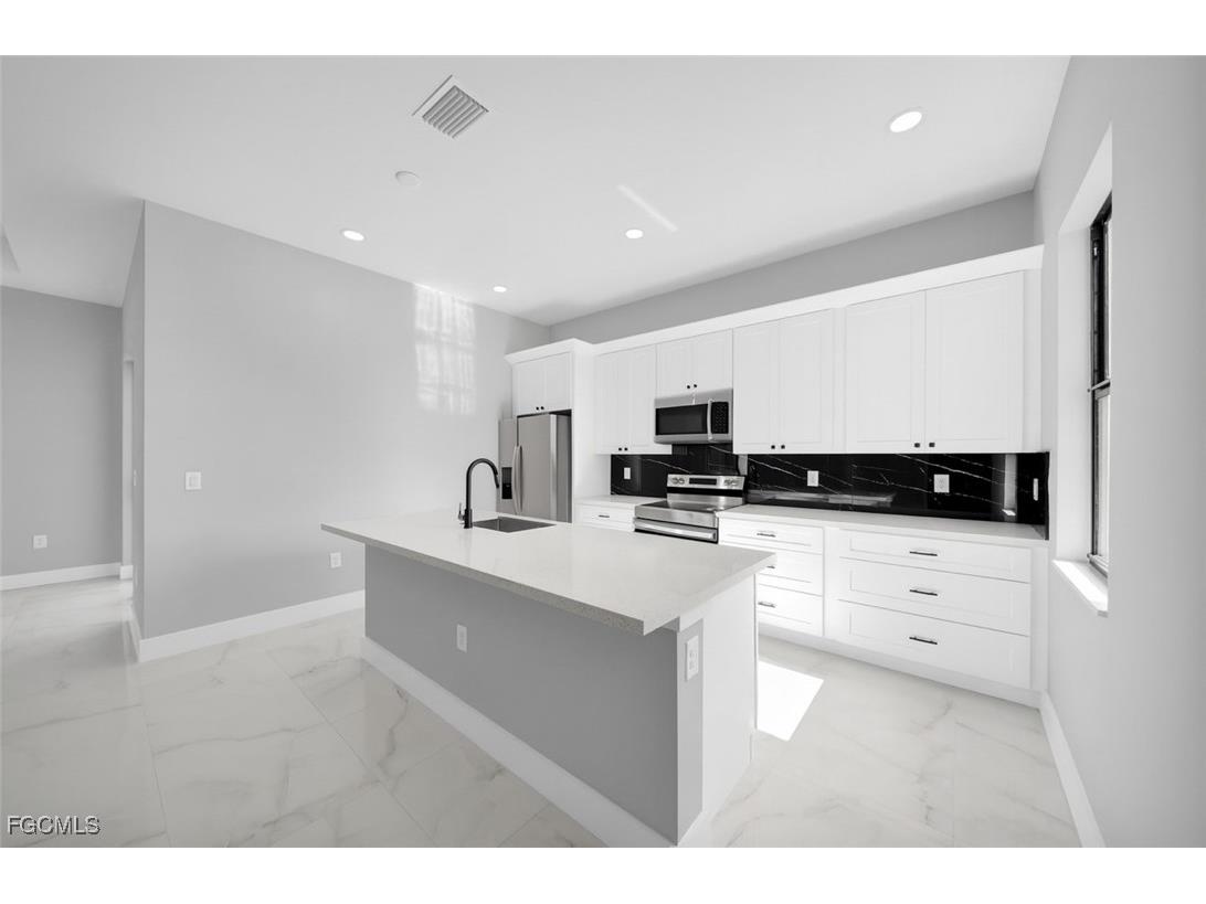 1225 NE 5th Place Cape Coral FL 33909 2025022379 image12