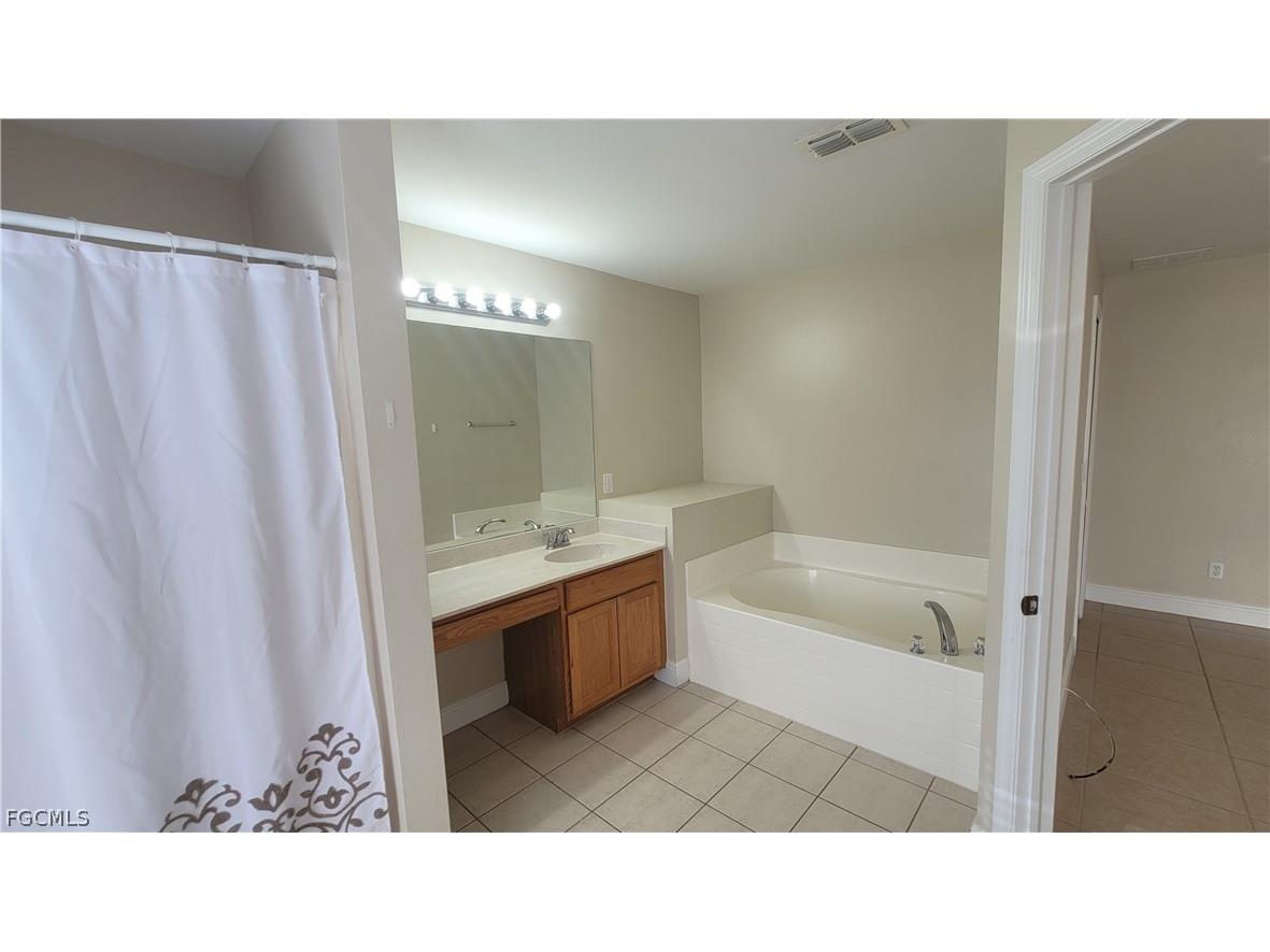 1225 NW 26th Place Cape Coral FL 33993 2026012611 image24