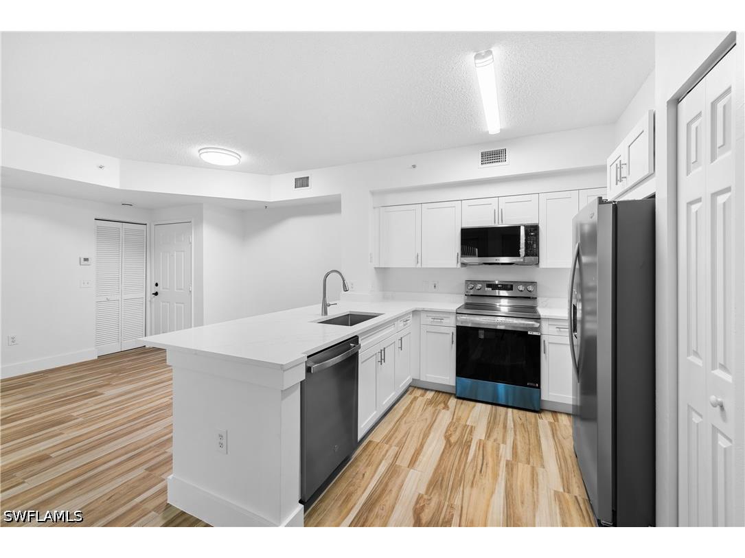 1225 Reserve Way #102 Naples FL 34105 226023062 image3