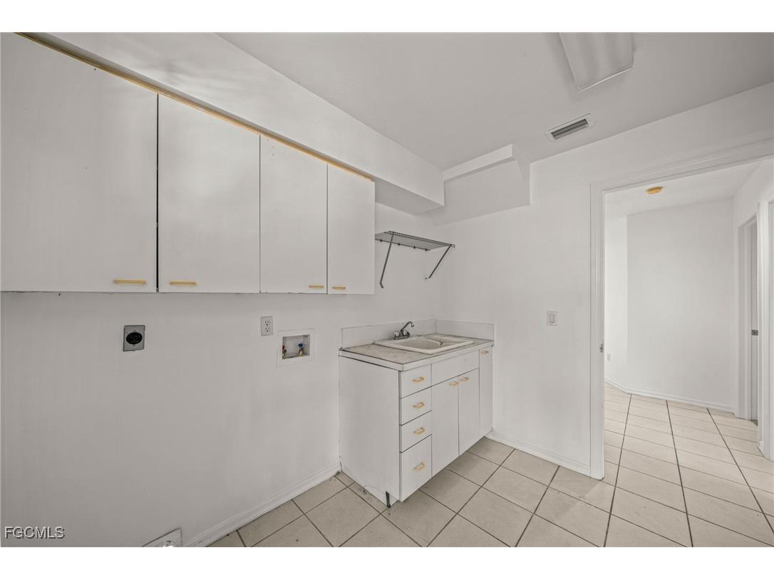 1225 SE 3rd Street Cape Coral FL 33990 2025016790 image35