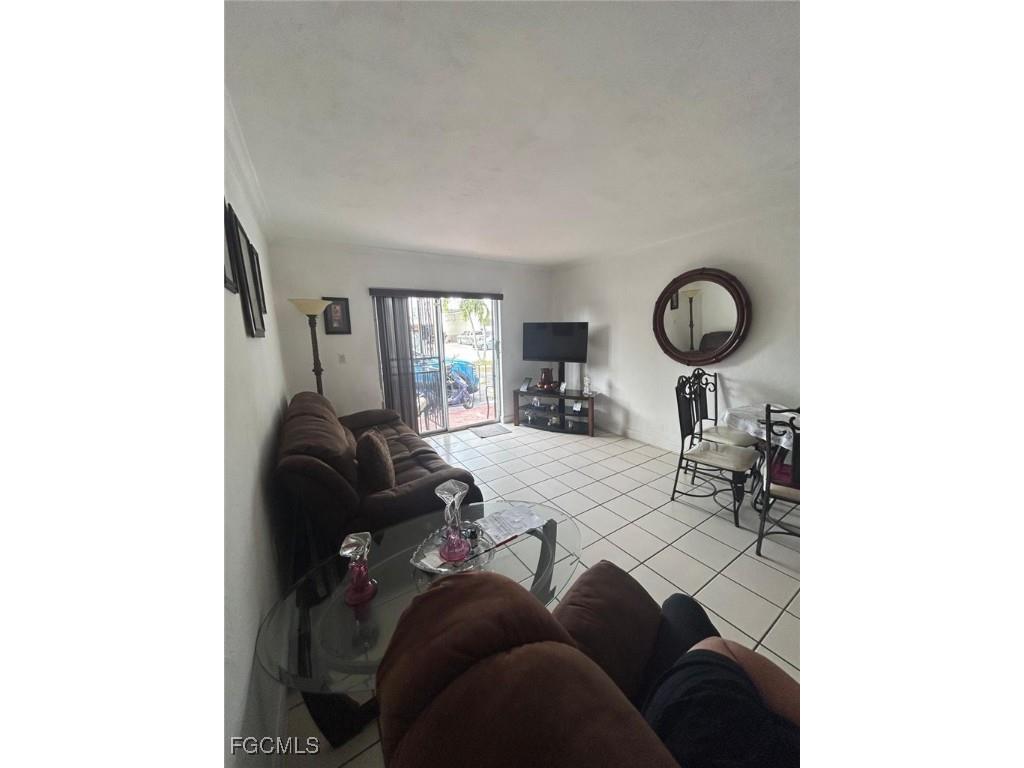 1225 W 35th Street #14A Hialeah FL 33012 2025016223 image1