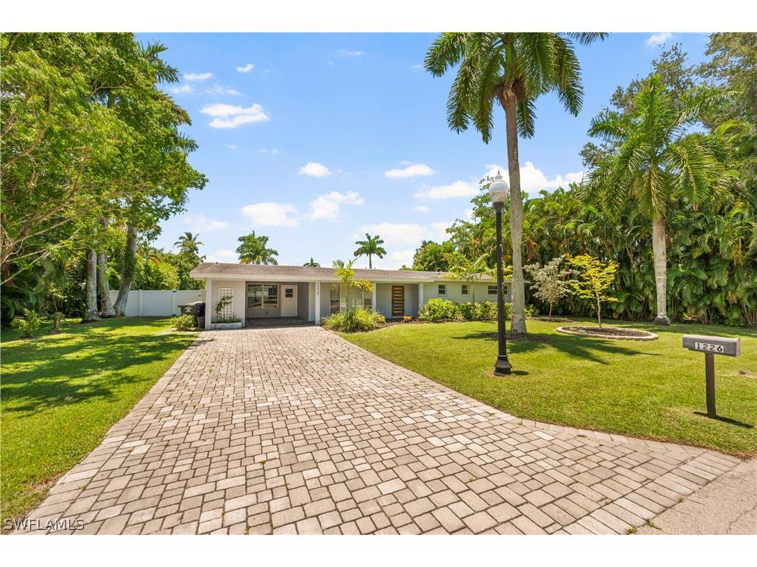 1226 Biltmore Drive Fort Myers FL 33901 224056119 image1