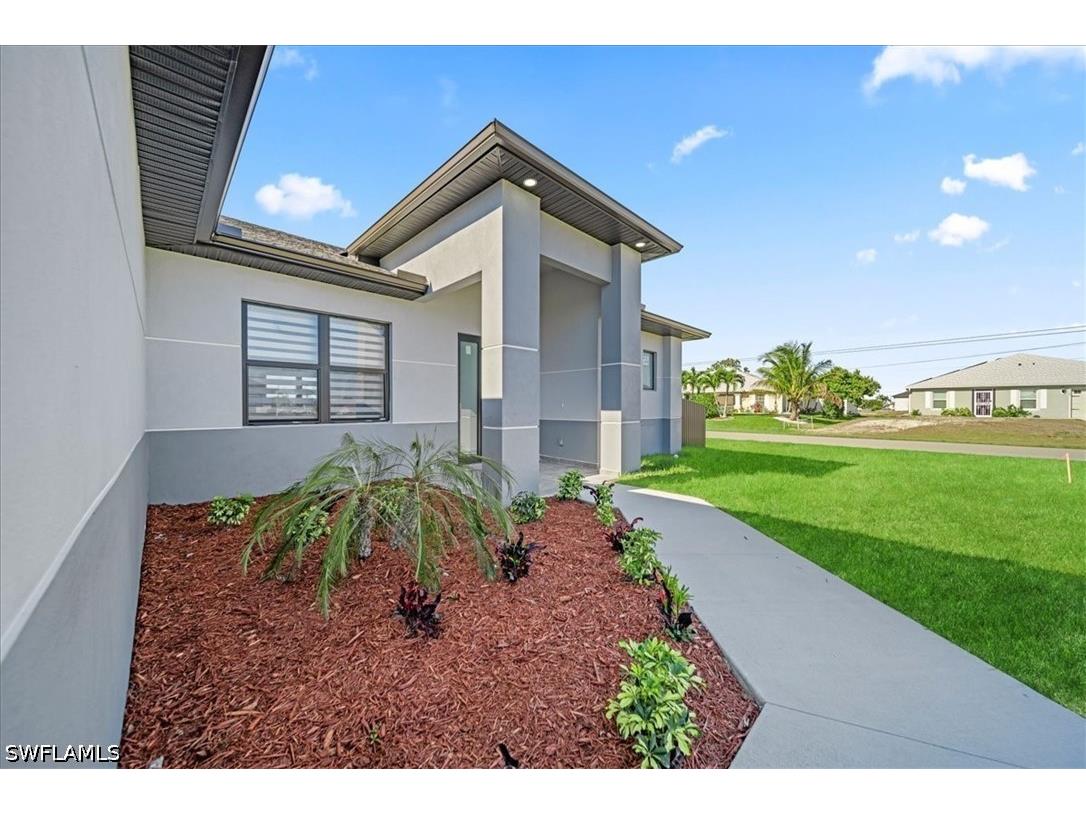 1226 NE 5th Place Cape Coral FL 33909 226011474 image4