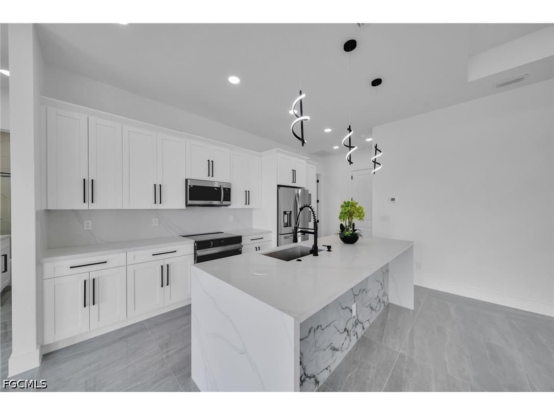 1226 NE Juanita Place Cape Coral FL 33909 2026021837 image10
