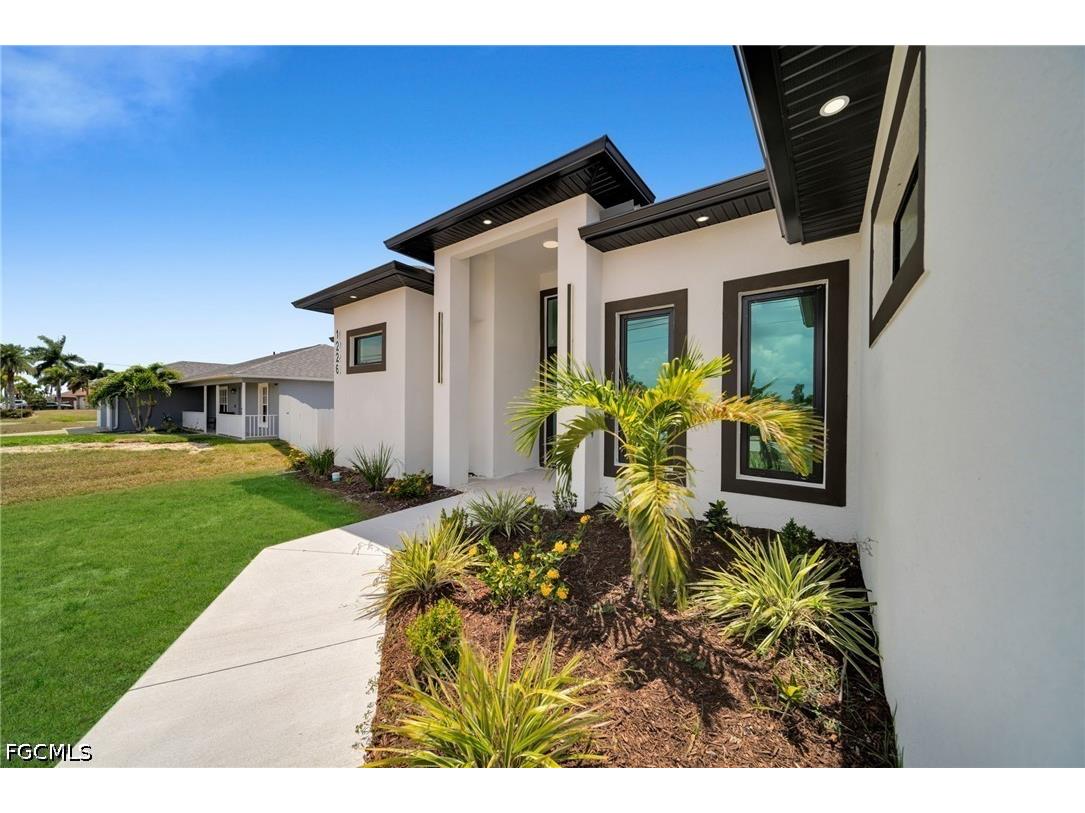 1226 NE Juanita Place Cape Coral FL 33909 2026021837 image5