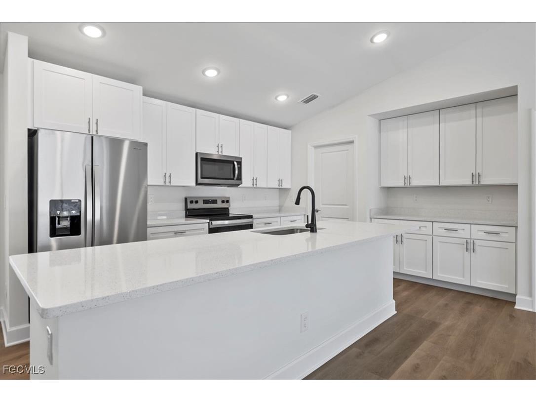 1226 NW 19th Terrace Cape Coral FL 33993 2025004373 image8