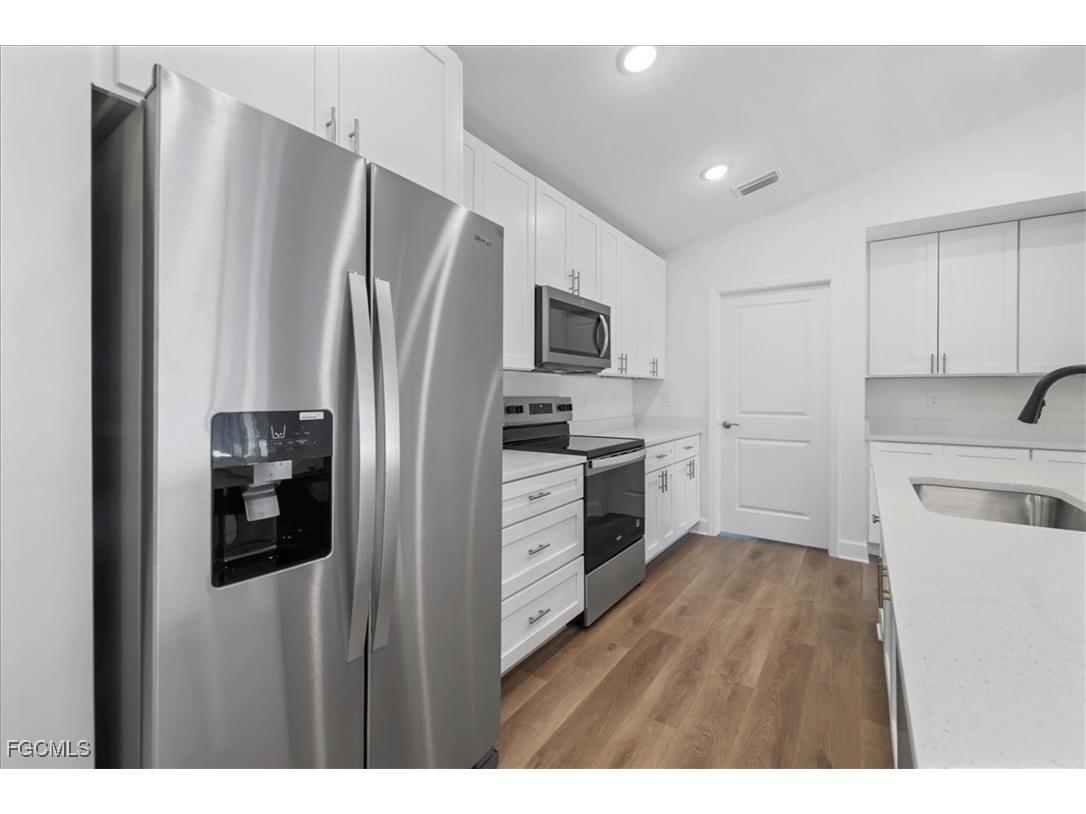 1226 NW 19th Terrace Cape Coral FL 33993 2025004373 image9