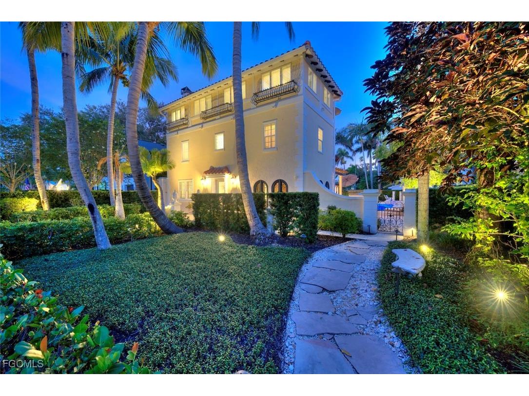 1226 Wales Drive Fort Myers FL 33901 2025002867 image1