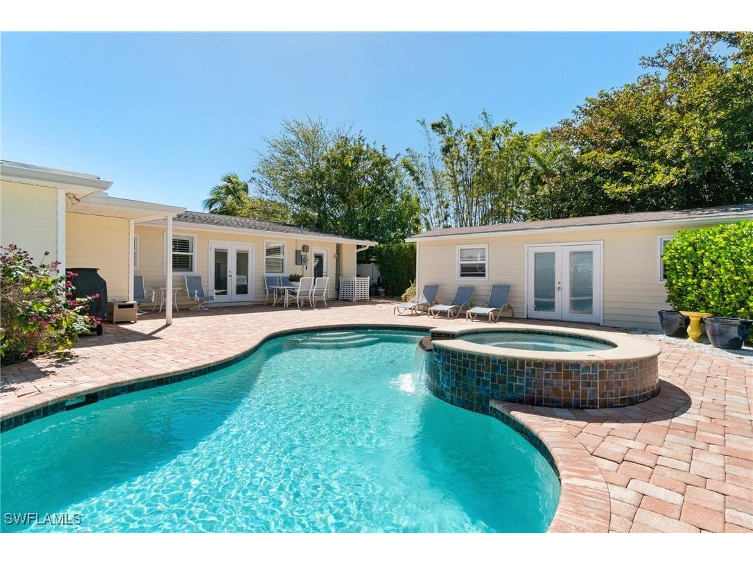 1227 22nd Avenue N Naples FL 34103 225025603 image1