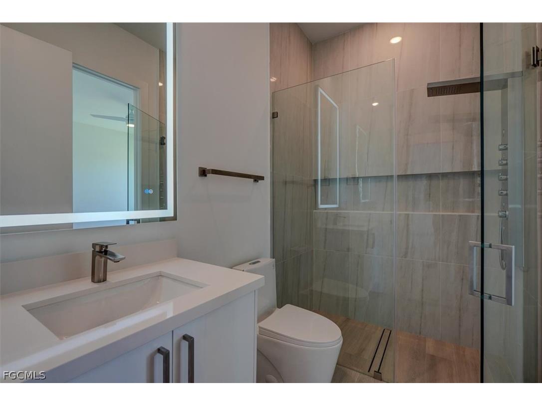 1227 NW 40th Place Cape Coral FL 33993 2026011311 image35