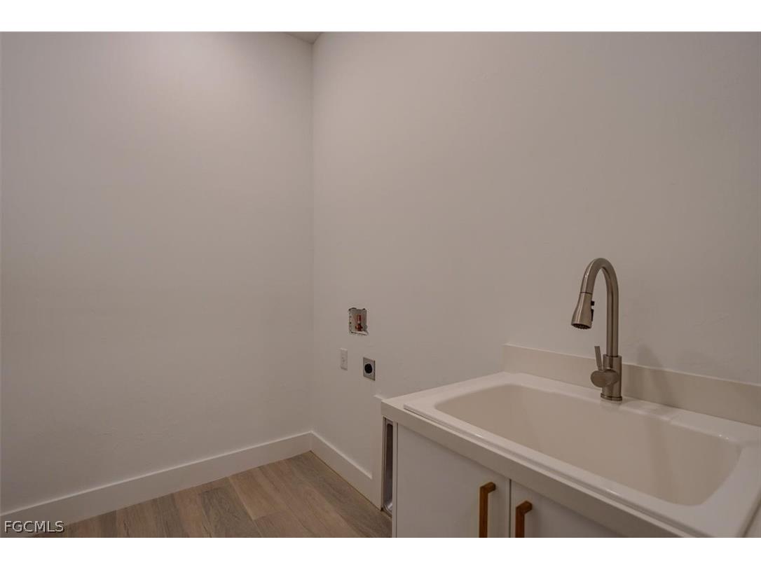 1227 NW 40th Place Cape Coral FL 33993 2026011311 image39