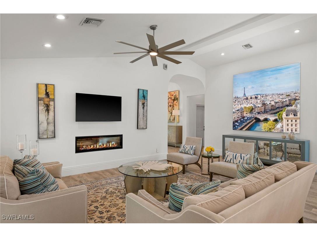 1228 Diana Avenue Naples FL 34103 225078219 image6