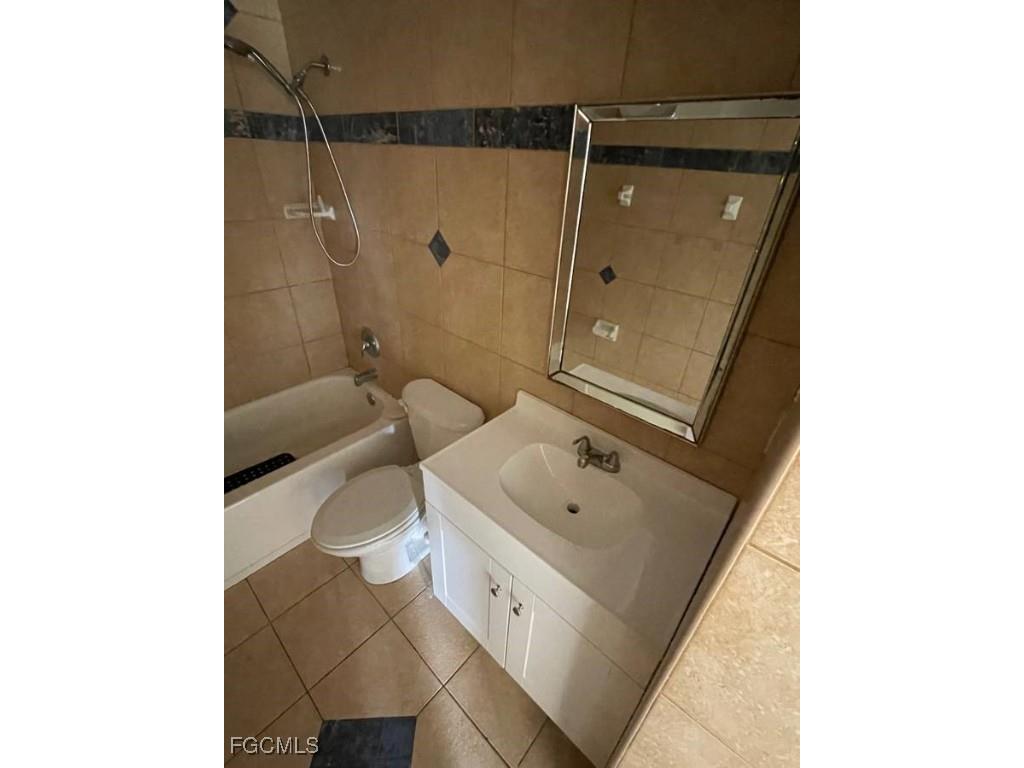 1228 NE 9th Street #1 Cape Coral FL 33909 2025012899 image13