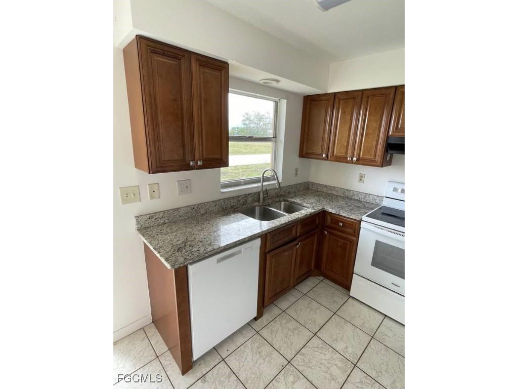 1228 NE 9th Street #1 Cape Coral FL 33909 2025012899 image4