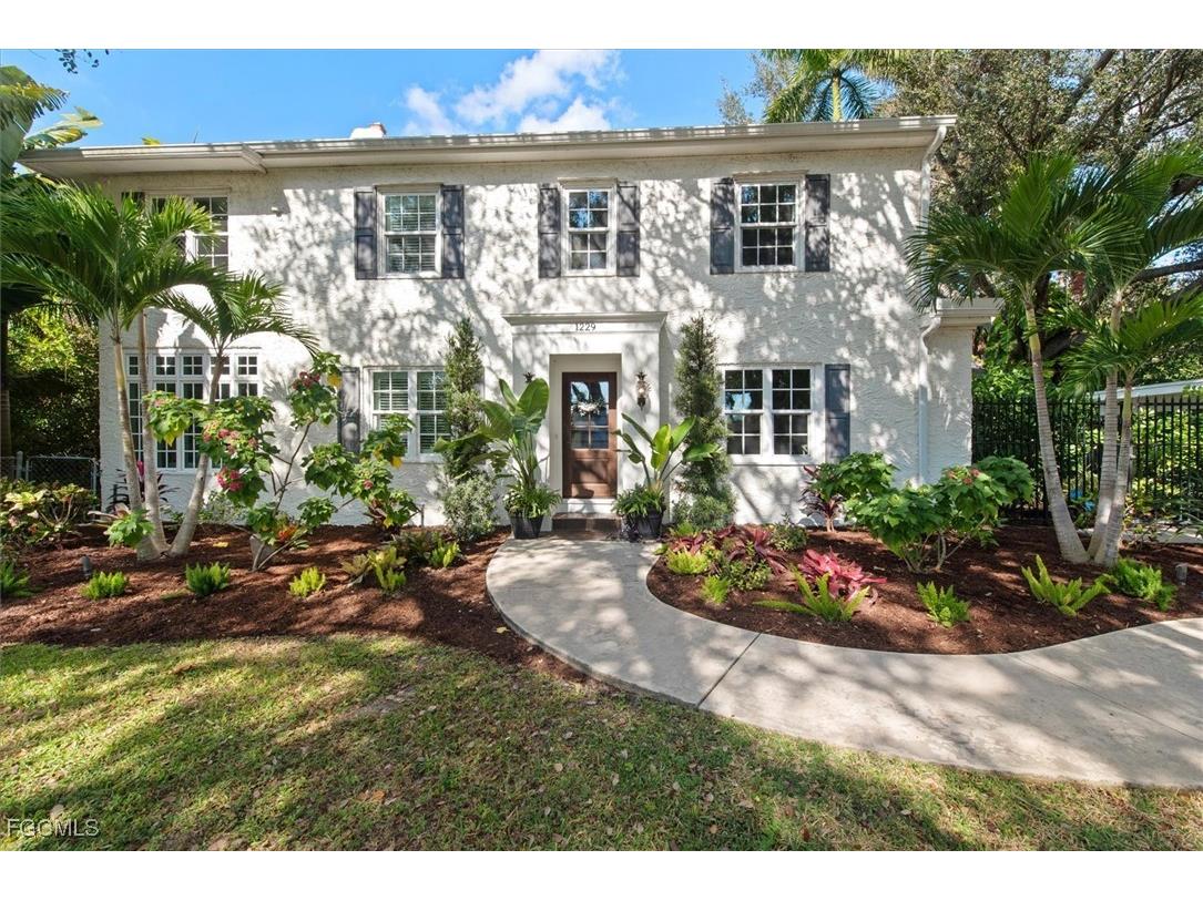 1229 Alhambra Drive Fort Myers FL 33901 2026000638 image1