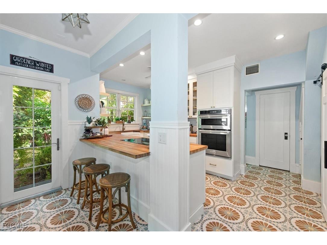 1229 Alhambra Drive Fort Myers FL 33901 2026000638 image12