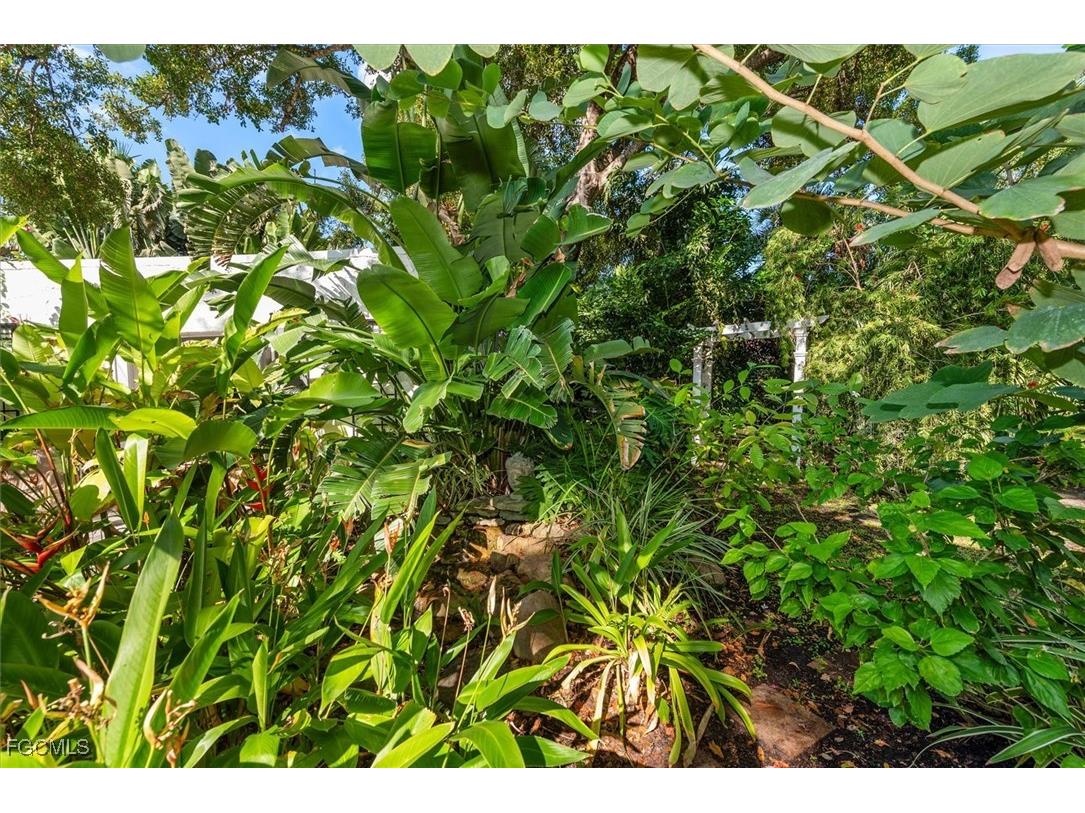 1229 Alhambra Drive Fort Myers FL 33901 2026000638 image35