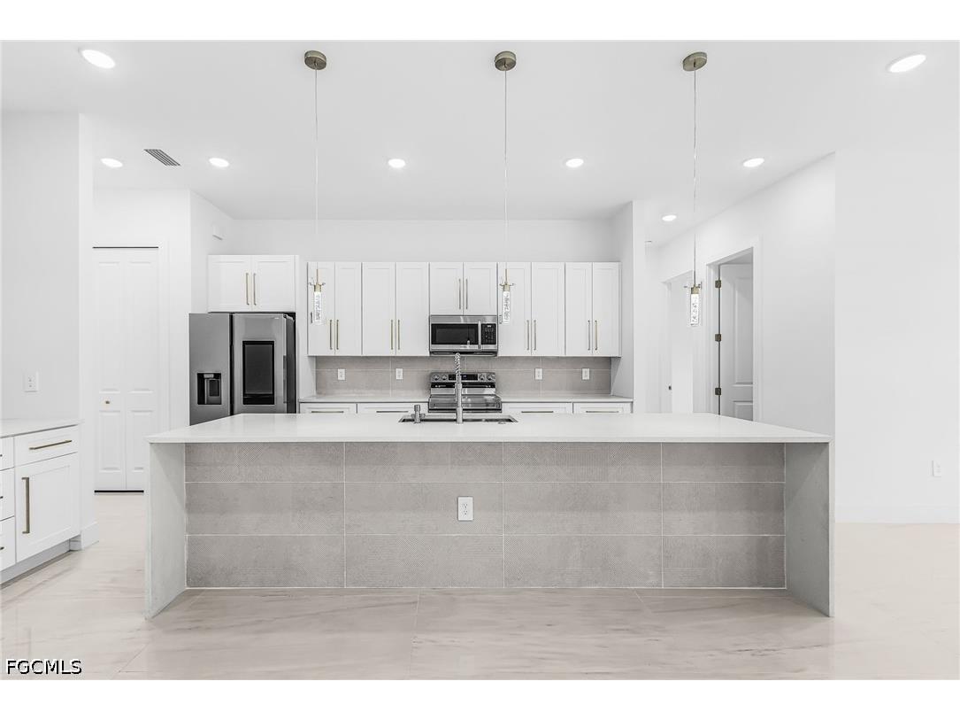 1229 NW 37th Place Cape Coral FL 33993 2026025260 image7
