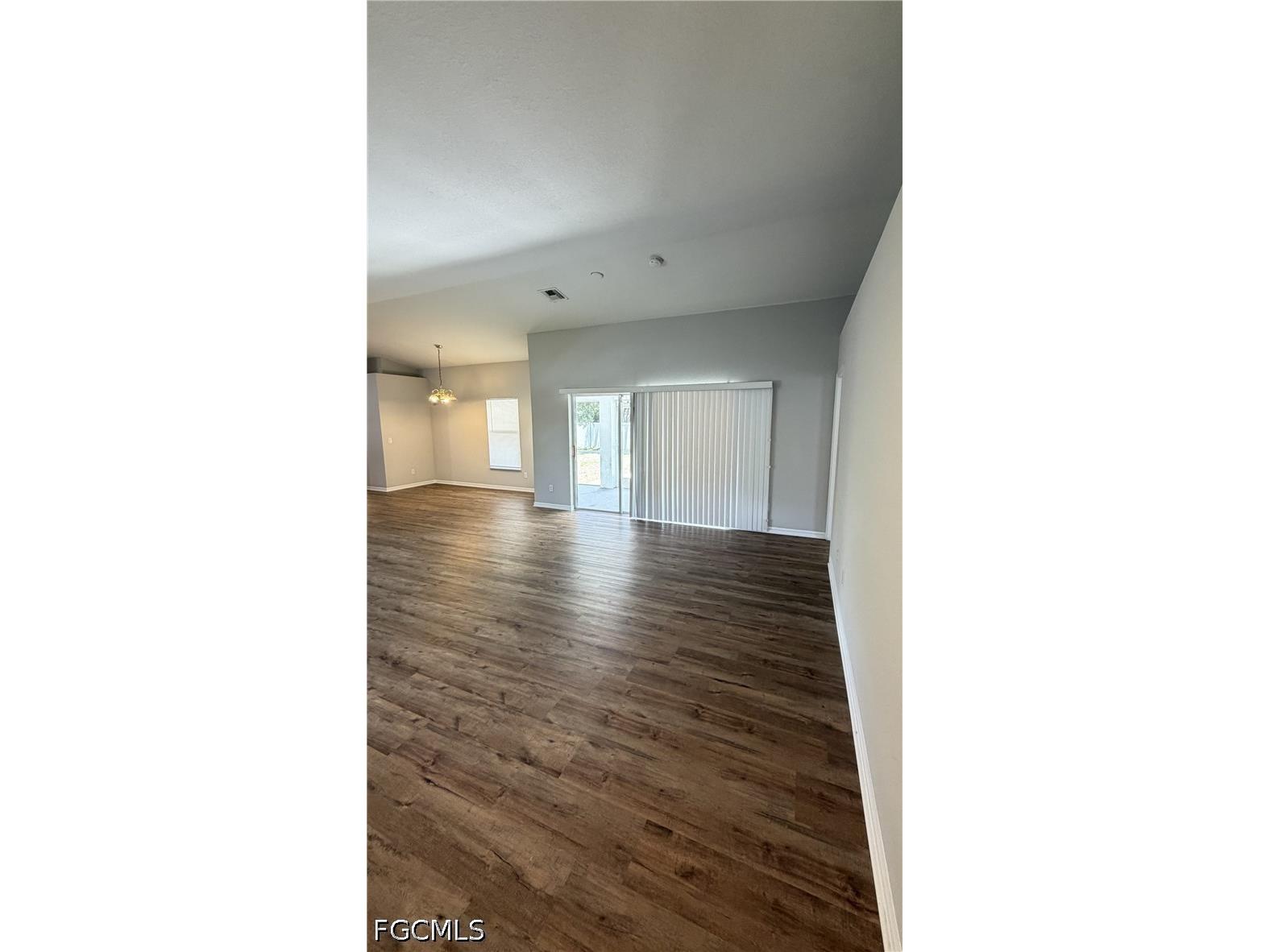 1229 SE 21st Place Cape Coral FL 33990 2026031573 image2