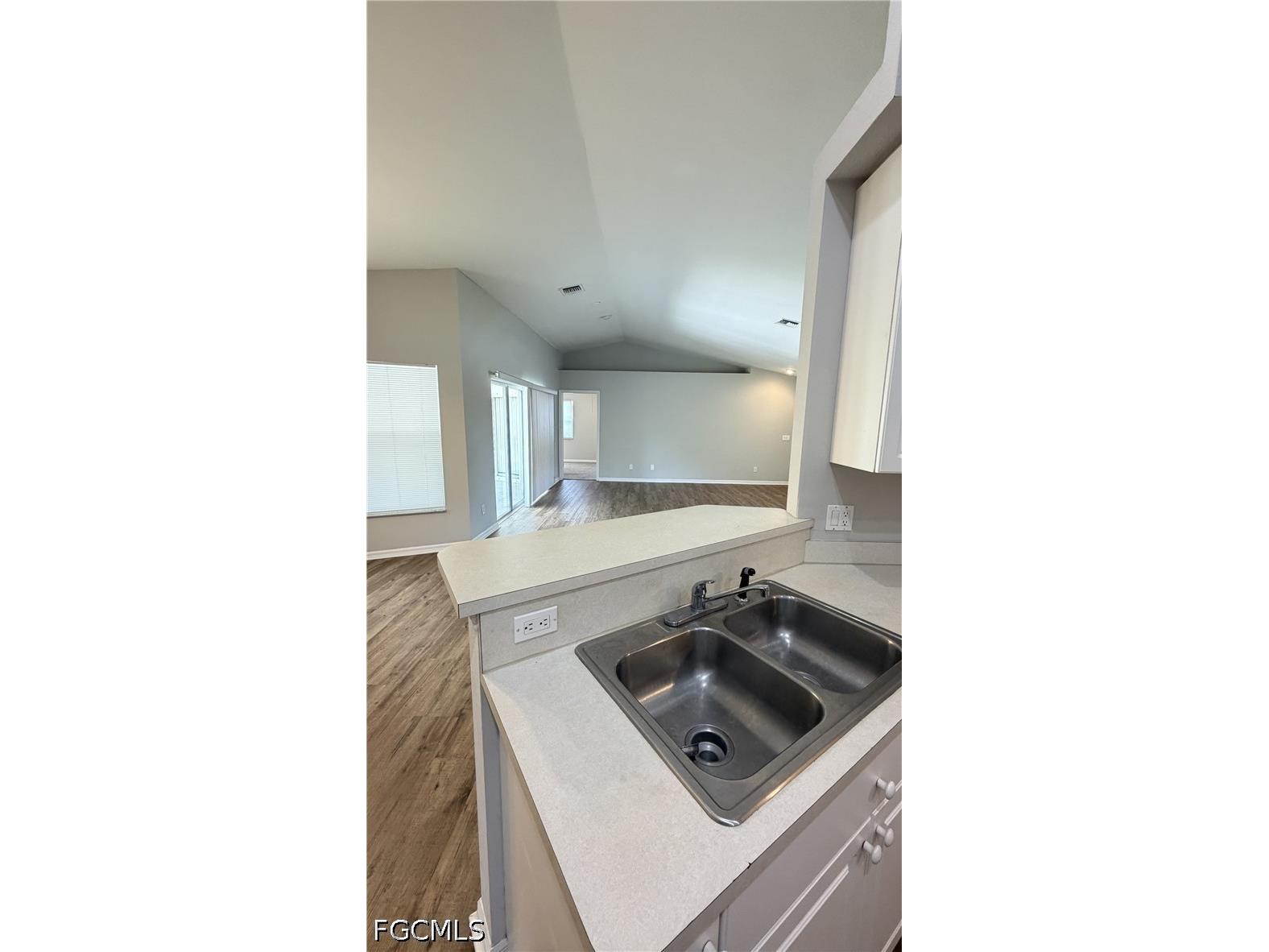 1229 SE 21st Place Cape Coral FL 33990 2026031573 image7