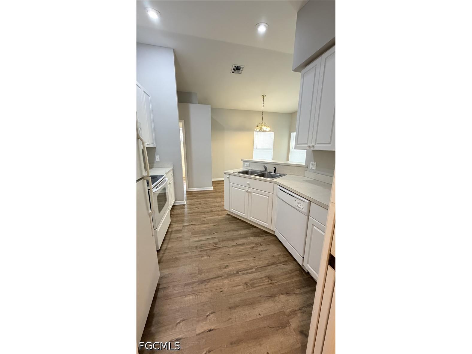 1229 SE 21st Place Cape Coral FL 33990 2026031573 image9