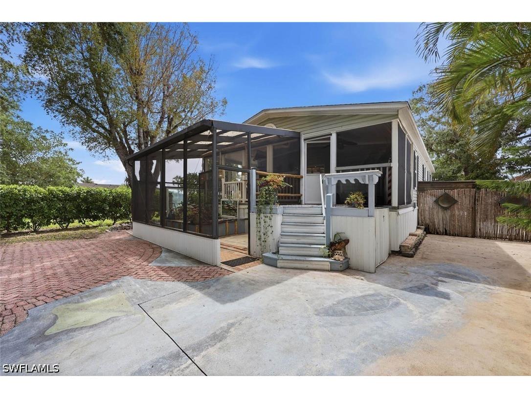1229 Skyline Drive Naples FL 34114 226016312 image26