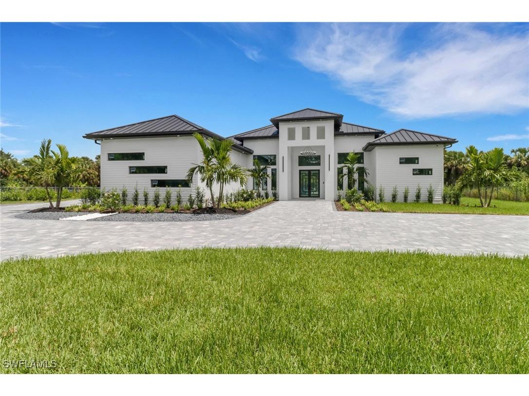 123 10th Avenue NW Naples FL 34120 225027016 image1