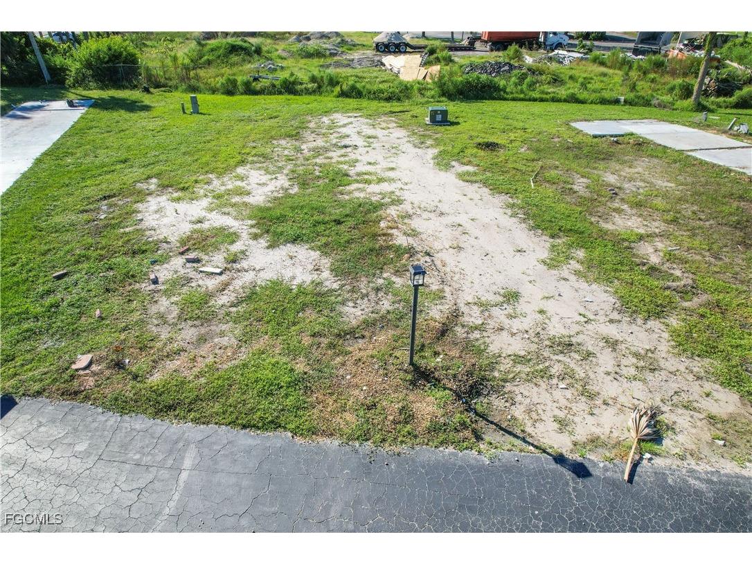 123 Ash Lane Fort Myers FL 33908 2025024884 image13