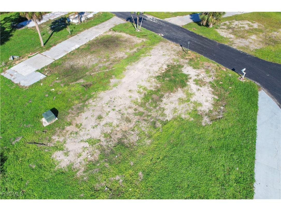 123 Ash Lane Fort Myers FL 33908 2025024884 image6