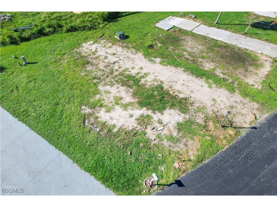 123 Ash Lane Fort Myers FL 33908 2025024884 image8