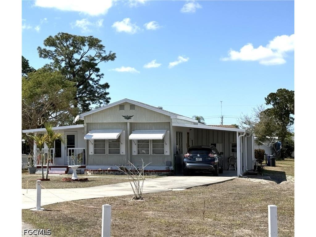 123 Flame Lane North Fort Myers FL 33917 2026008125 image25