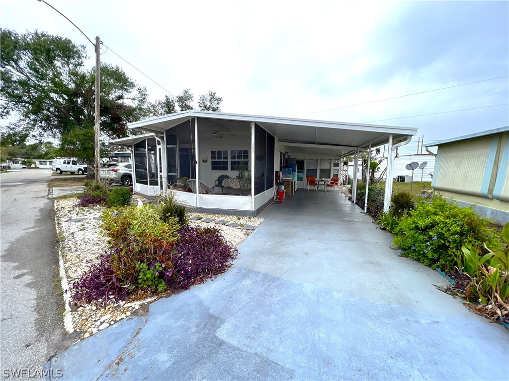 123 Gaslight Avenue North Fort Myers FL 33917 223005963 image1