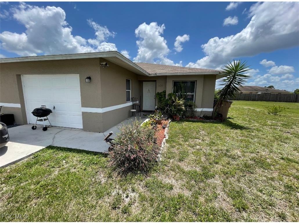 123 Meadow Road Lehigh Acres FL 33973 2025009413 image4