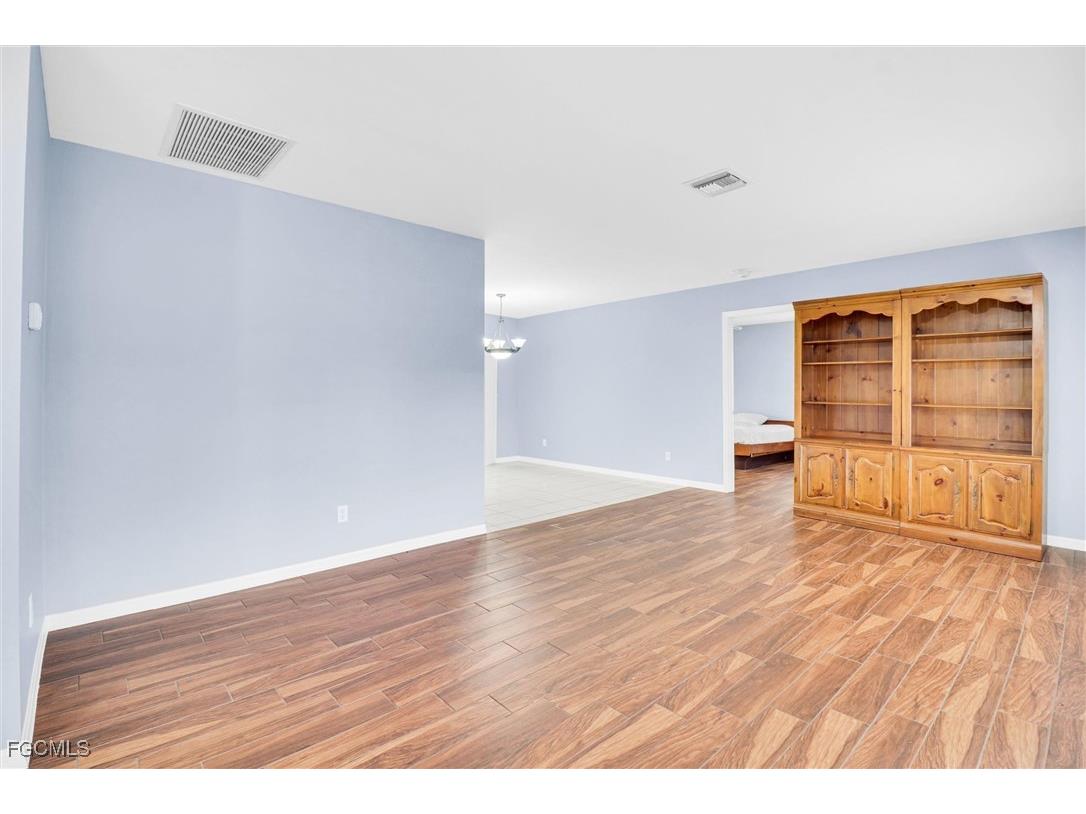 123 SE 29th Terrace Cape Coral FL 33904 2025018475 image20