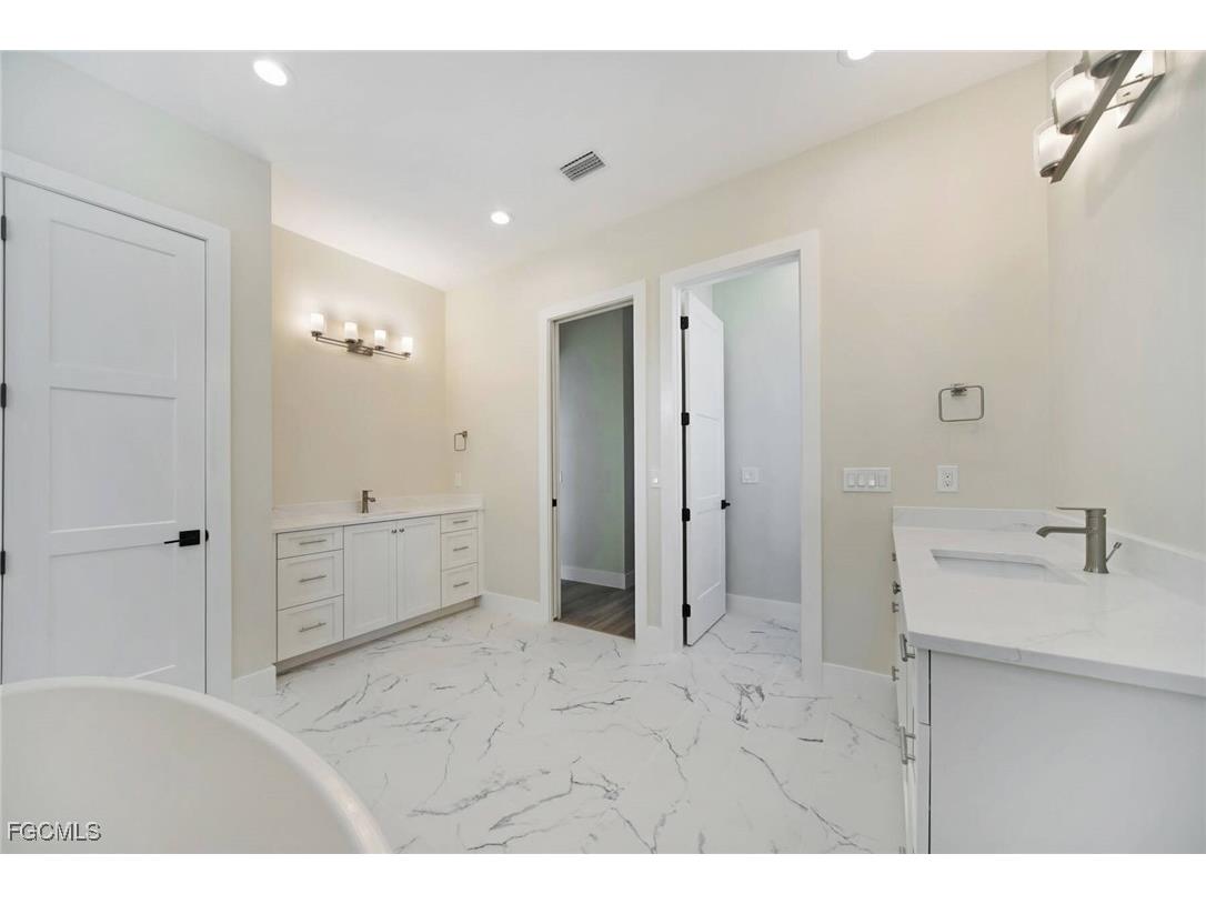 123 SW 52nd Terrace Cape Coral FL 33914 2025014507 image15