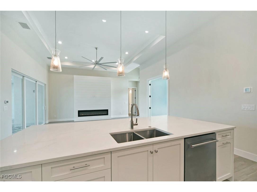 123 SW 52nd Terrace Cape Coral FL 33914 2025014507 image9