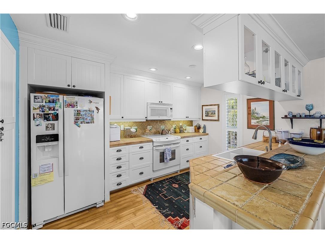123 Useppa Island #UNIT B Useppa Island FL 33921 2026025926 image42