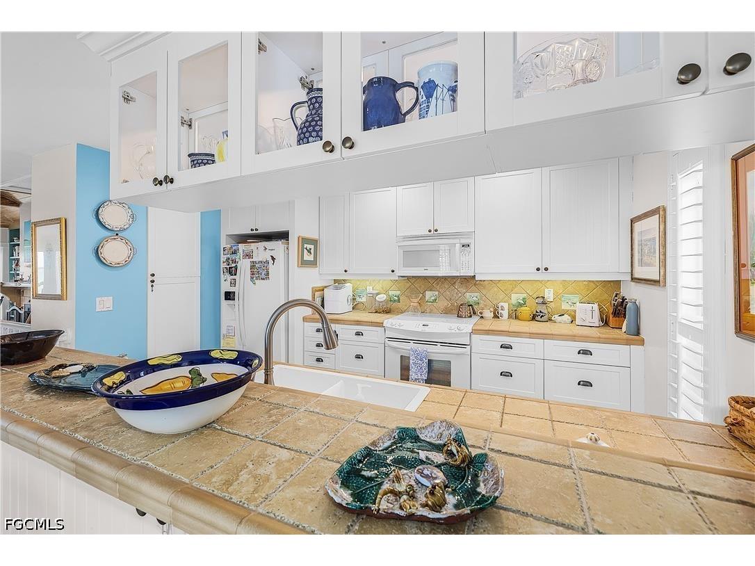 123 Useppa Island #UNIT B Useppa Island FL 33921 2026025926 image44