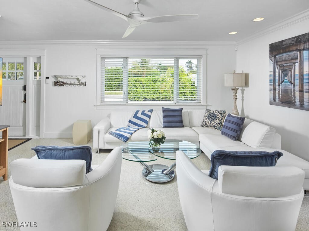 1230 22nd Avenue N Naples FL 34103 225010451 image1