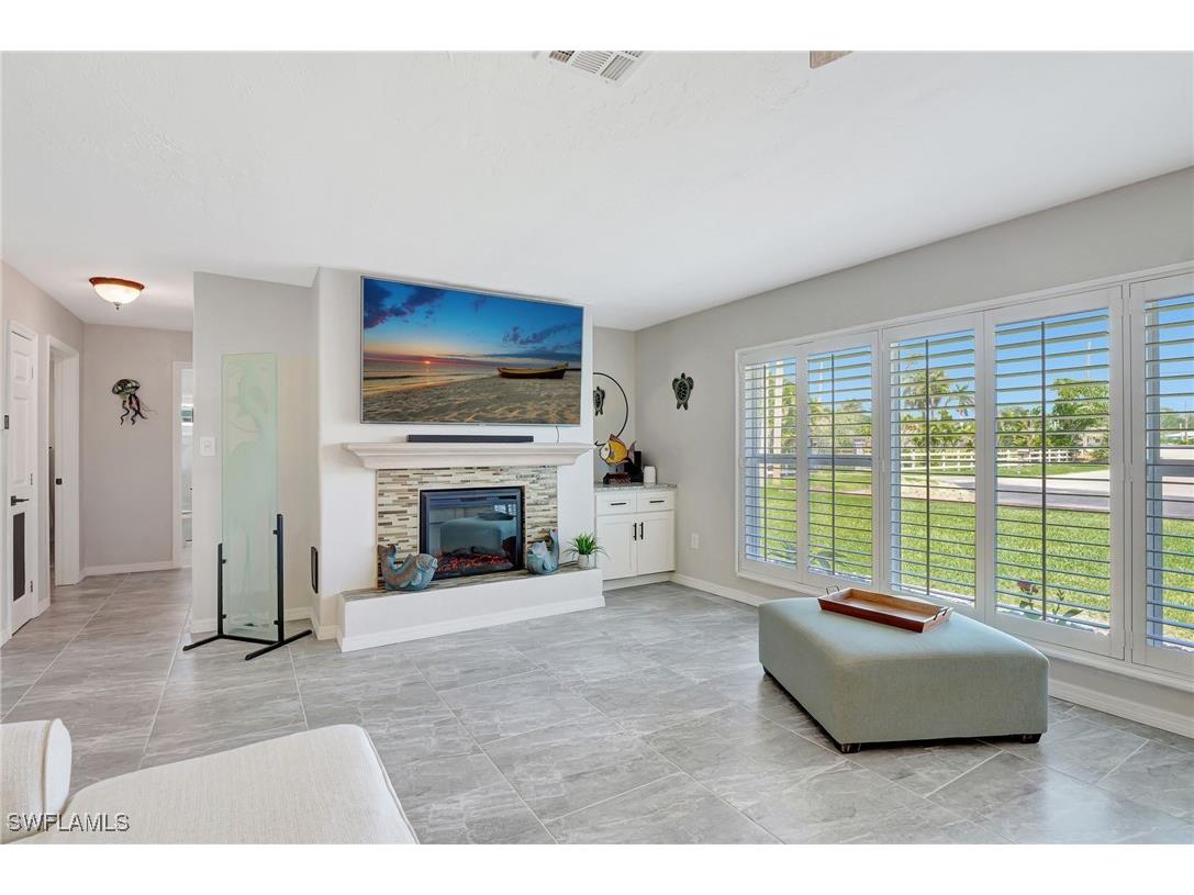 1230 Betmar Boulevard North Fort Myers FL 33903 225034357 image3