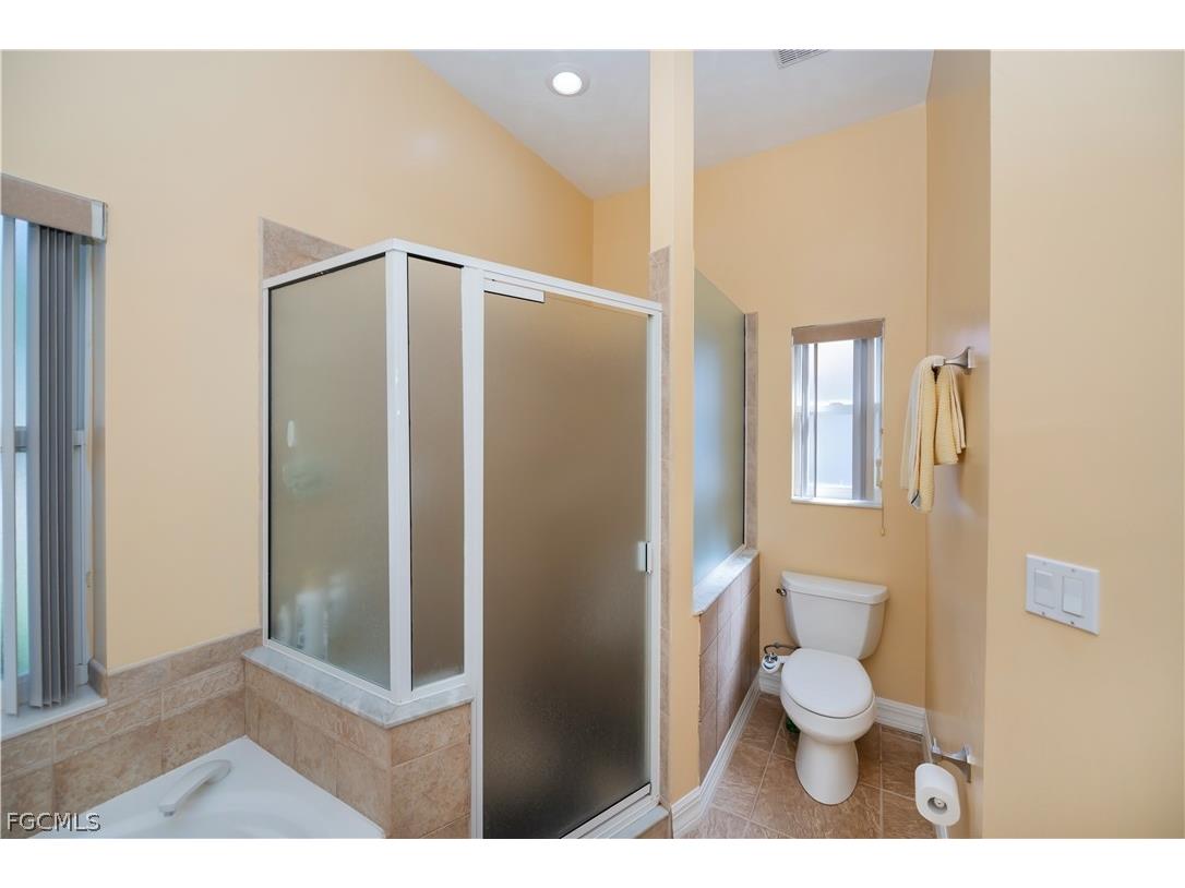 1230 SE 3rd Avenue Cape Coral FL 33990 2026010570 image12