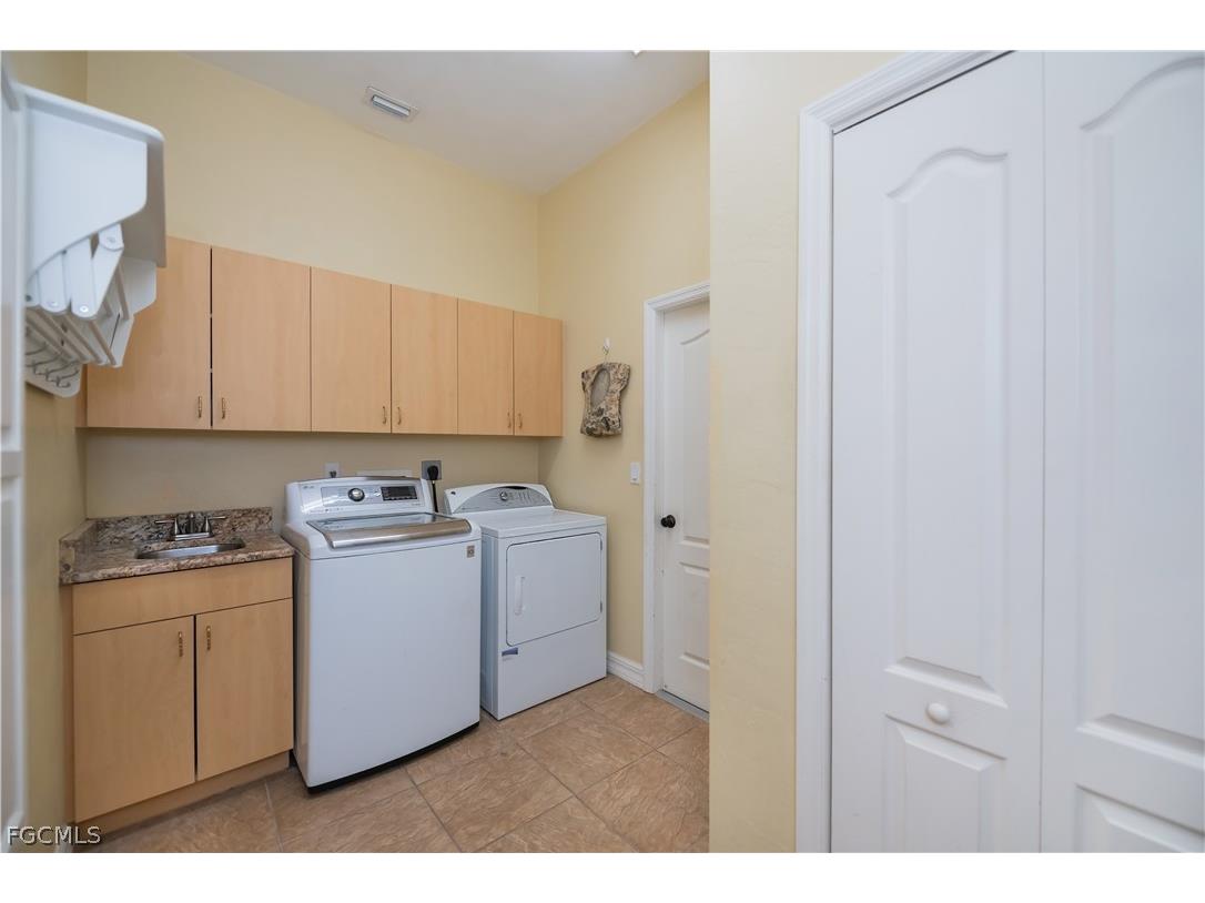 1230 SE 3rd Avenue Cape Coral FL 33990 2026010570 image18